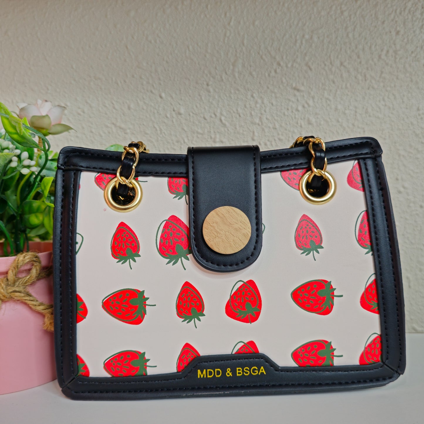 Cartera Negra Strawberry