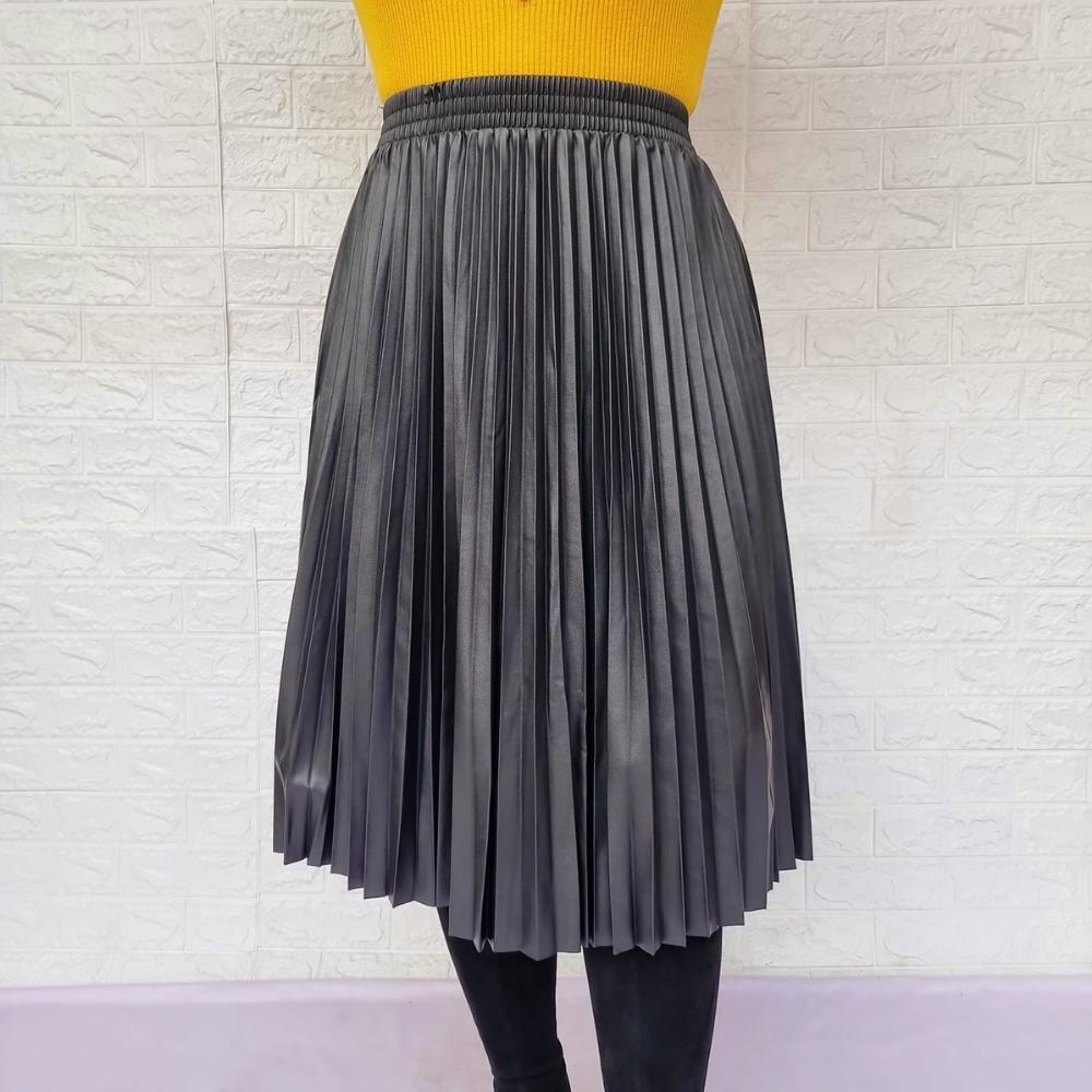 Falda Ecocuero Plisada Negro