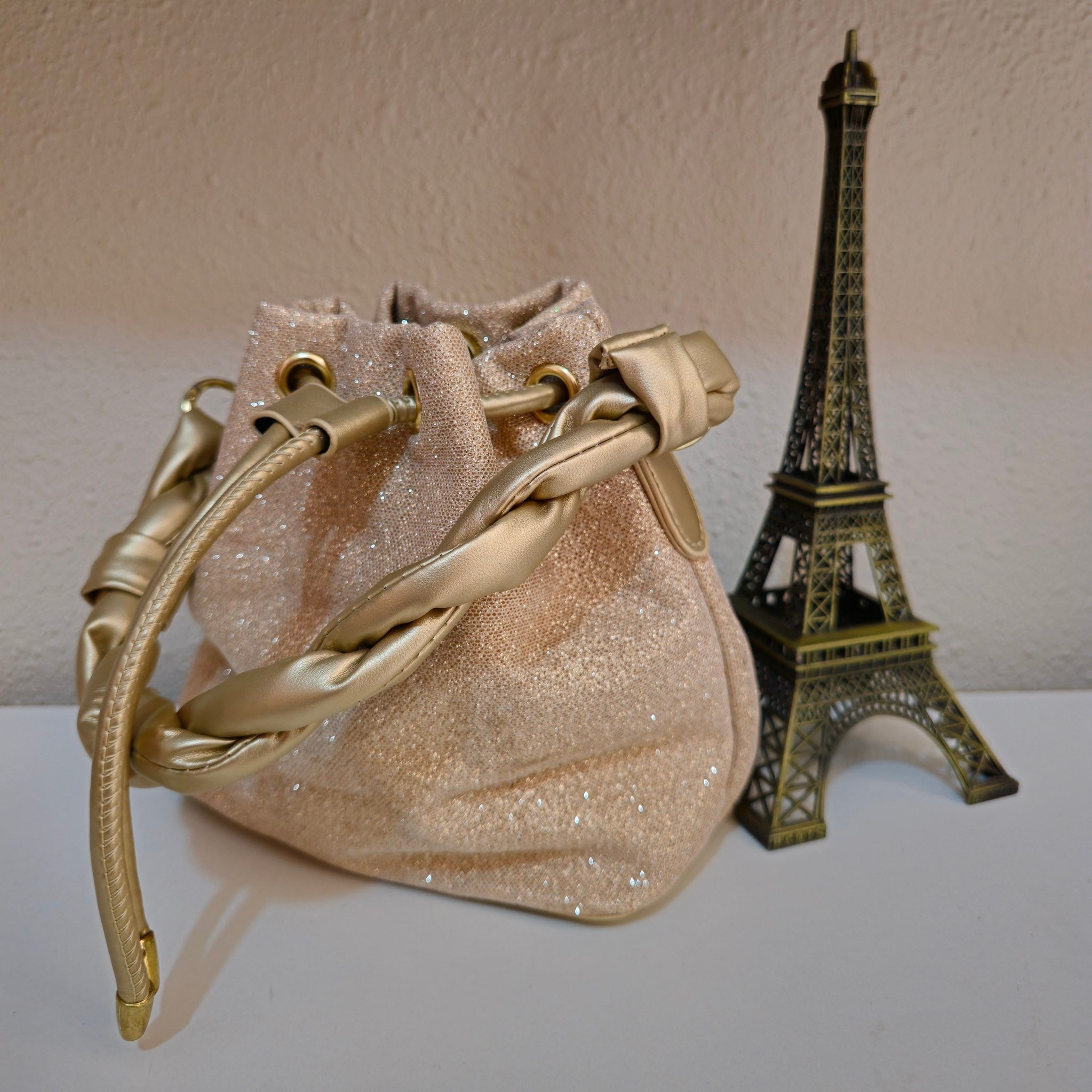 Cartera Saquito Dorada
